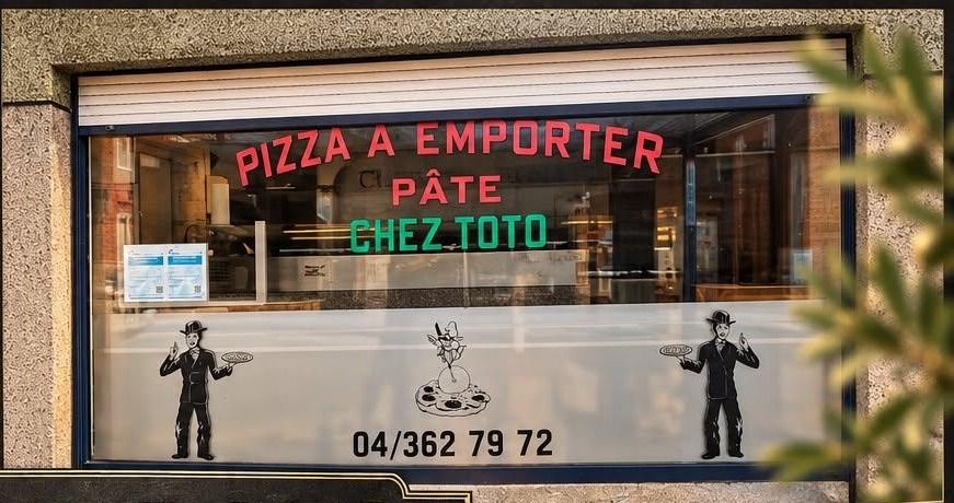La vitrine « Pizza à emporter, pâte, Chez Toto »